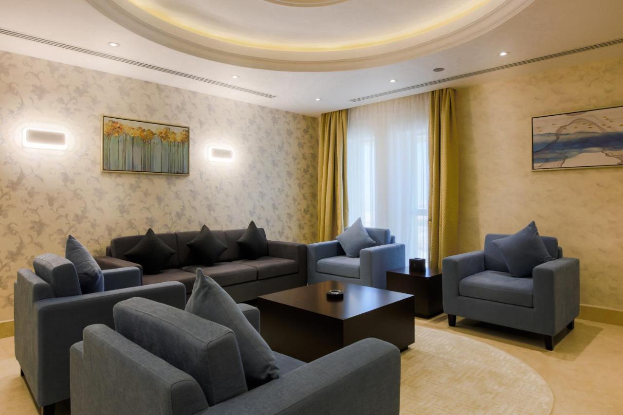 The Proud Hotel Эль-Хубар Экстерьер фото